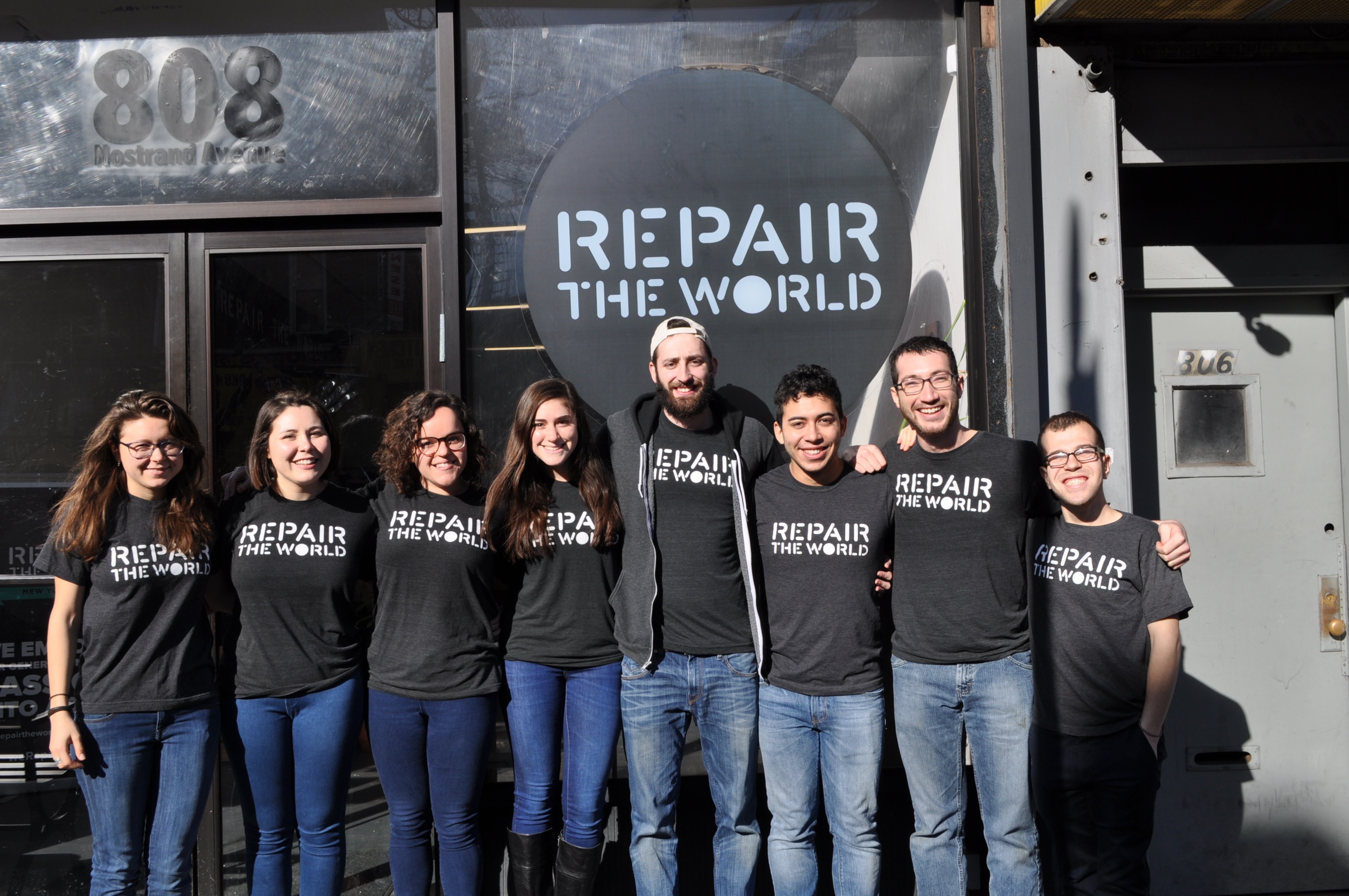 2016 Repair the World Fellows in front of their Crown Heights headquarters. (Repair the World)