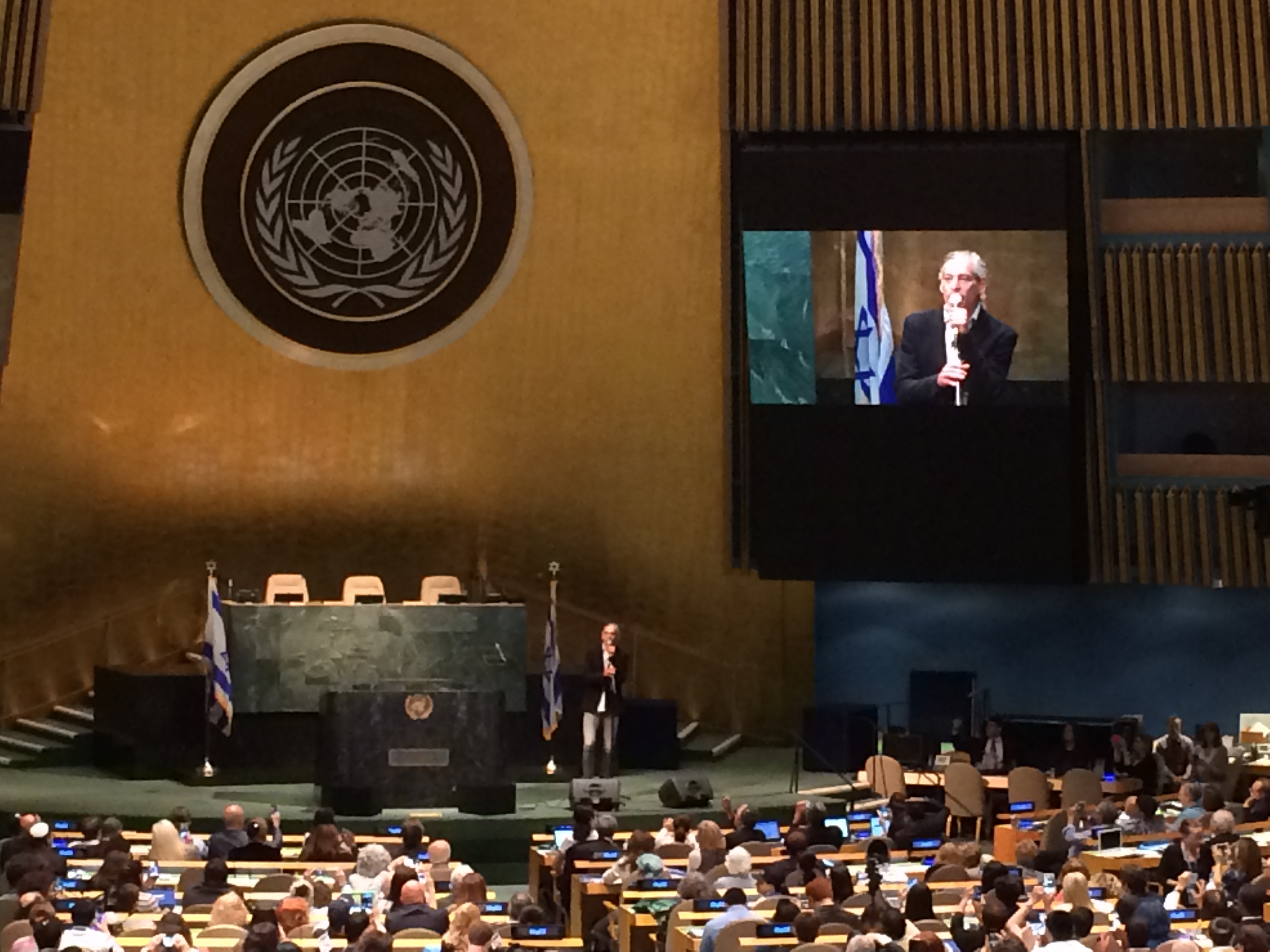 Matisyahu performing at the Israel mission to the United Nations' anti-BDS summit, May 31, 2016. (Uriel Heilman)