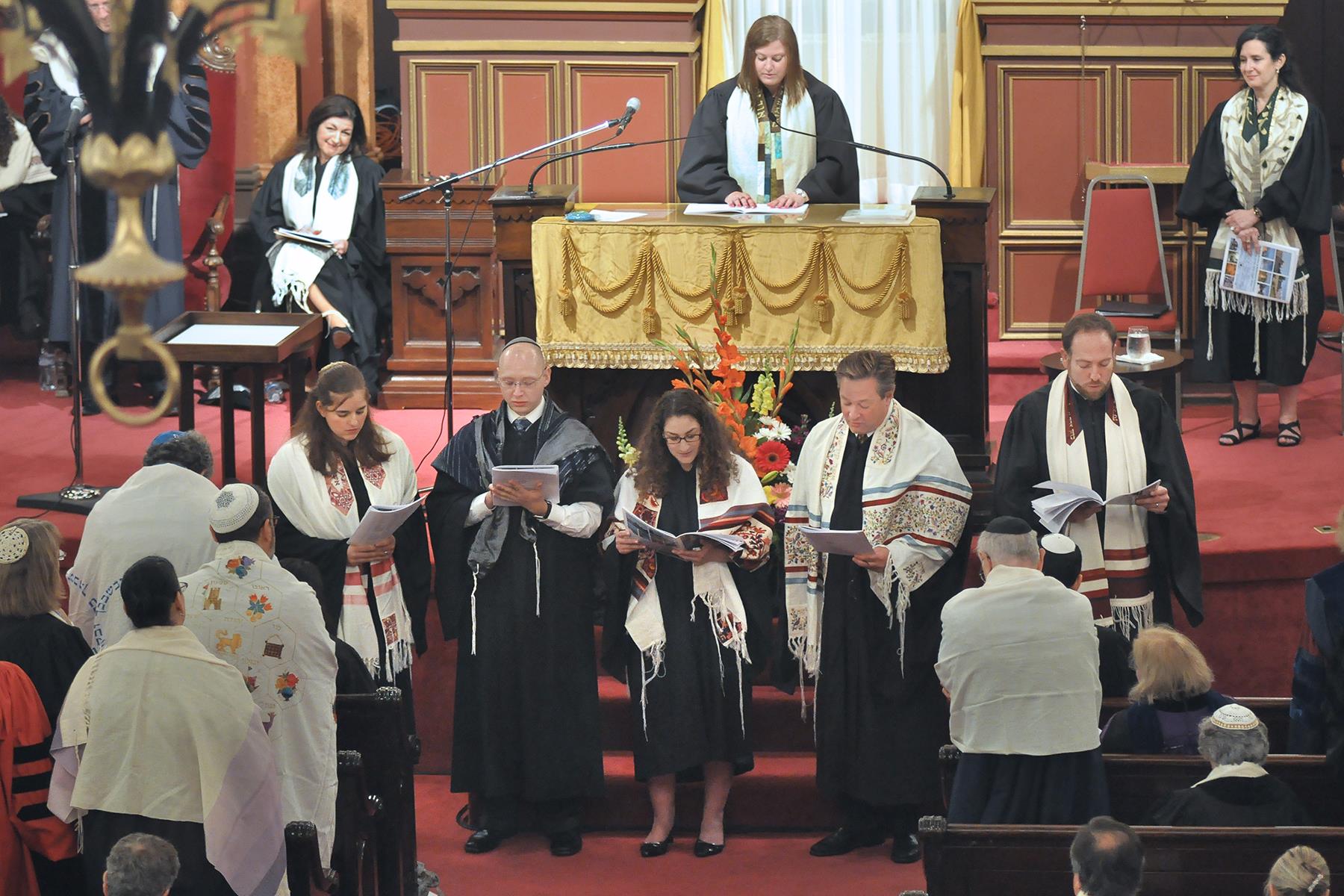 Why a small word change is a big deal for Reform women rabbis | AZ ...