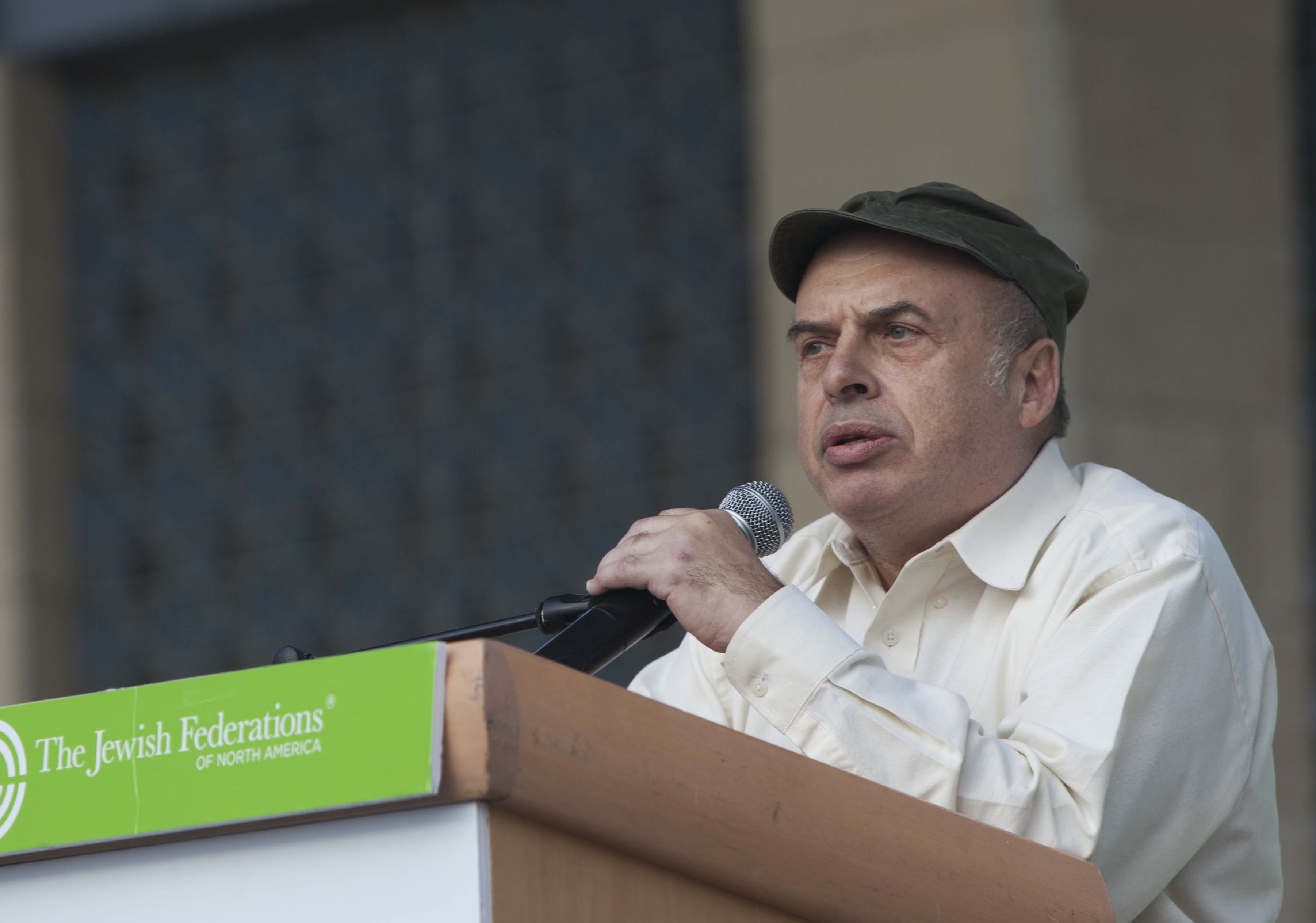 Jewish Agency chief Natan Sharansky called for the release of Jonathan Pollard in his speech to the Jewish Federations of North America General Assembly in Jerusalem, Nov. 12, 2013. (Yonatan Sidnel/Flash90)